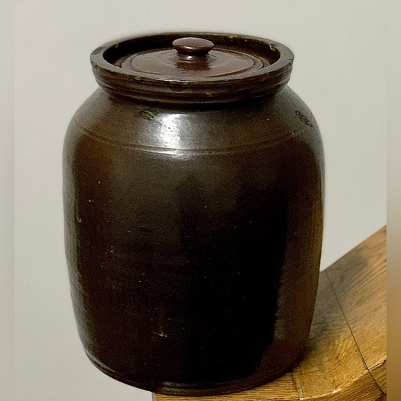 19th Century Antique Dark Brown Albany Slip Lidded Stoneware Crock Jug Pot - Picture 2 of 16